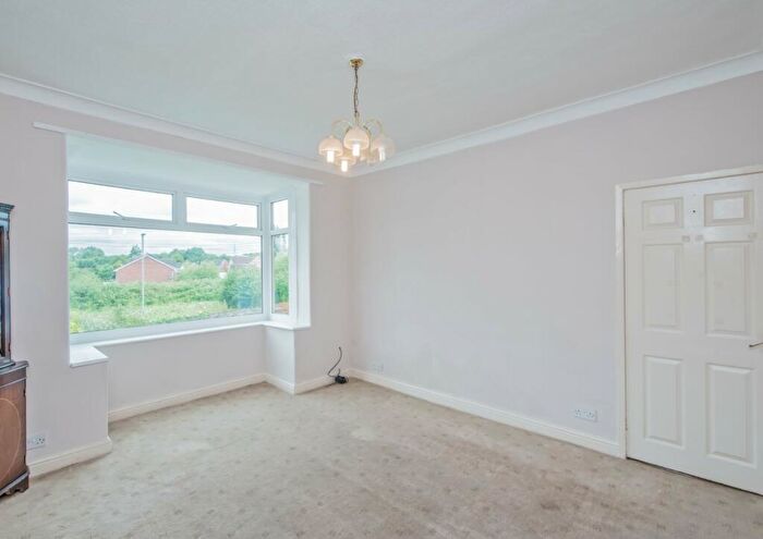 2 Bedroom Bungalow For Sale In Hunsworth Lane, Cleckheaton, West Yorkshire, BD19