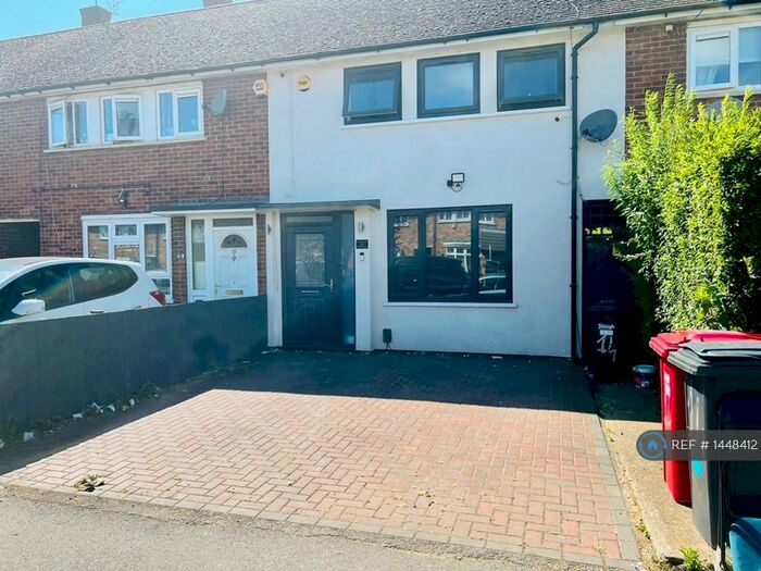 3 Bedroom Terraced House To Rent In Spencer Road, Slough, SL3