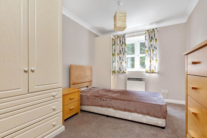 1 Bedroom Flat For Sale In Havant Road, Emsworth, PO10
