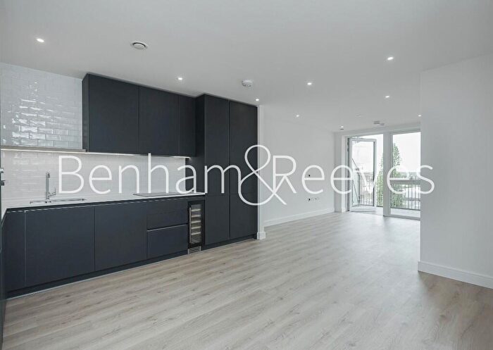 3 Bedroom Apartment To Rent In Belgrave Road, Wembley, HA0