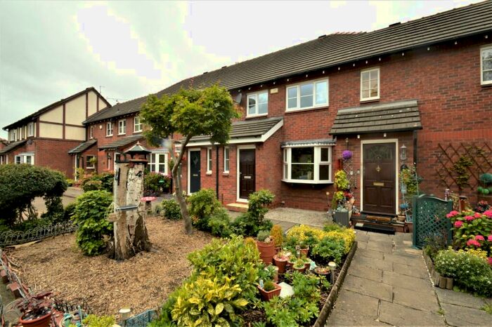 3 Bedroom Terraced House To Rent In Sutton Close, Macclesfield, Cheshire, SK11