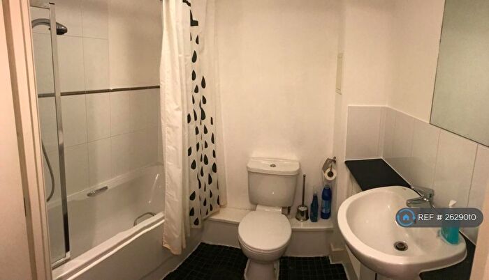 1 Bedroom Flat To Rent In Lower Canal Walk, Southampton, SO14