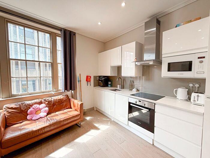 2 Bedroom Flat To Rent In High Street, Reading, RG1