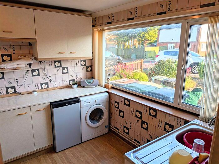 3 Bedroom Terraced House For Sale In Whitefriars, Rushden, NN10