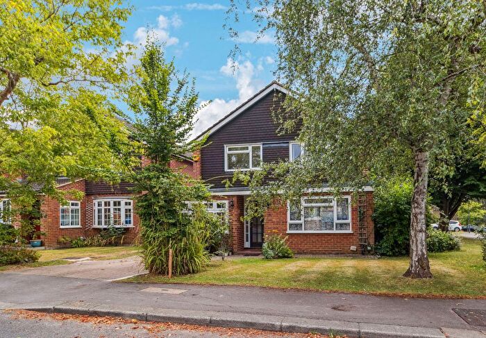 5 Bedroom Detached House For Sale In Birchmead Avenue, Pinner, HA5