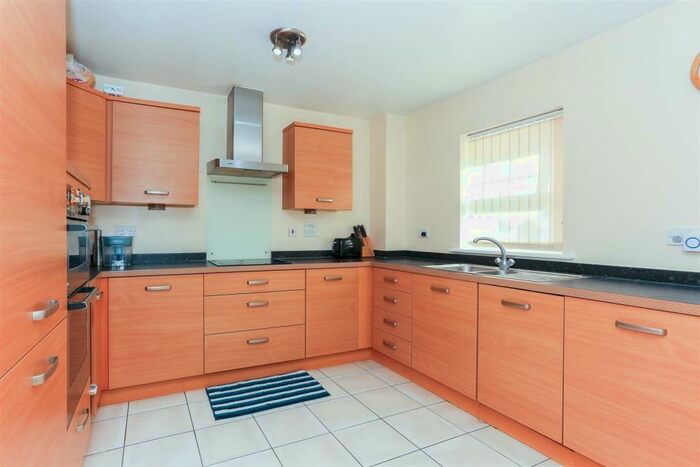2 Bedroom Apartment To Rent In Albion Road, Sutton, Surrey, SM2