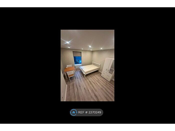 Studio To Rent In Lee High Road, London, SE13