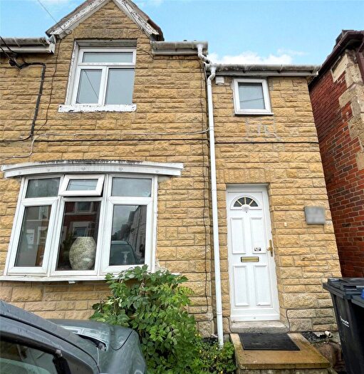 2 Bedroom Apartment To Rent In Bond Street, Trowbridge, BA14
