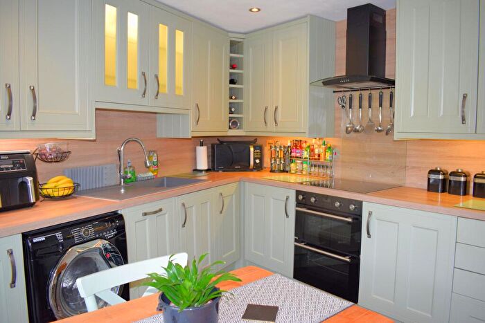 2 Bedroom Cottage For Sale In Station Road, Scawby, DN20