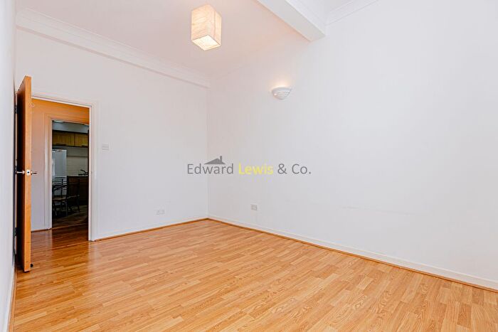 1 Bedroom Flat To Rent In Stoke Newington High Street, London, N16