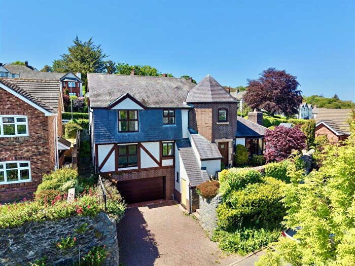 4 Bedroom Detached House For Sale In Bryn Hyfryd Park, Conwy, LL32