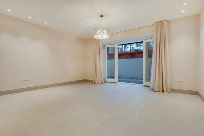 1 Bedroom Flat To Rent In Fitzjohns Avenue, Hampstead, NW3