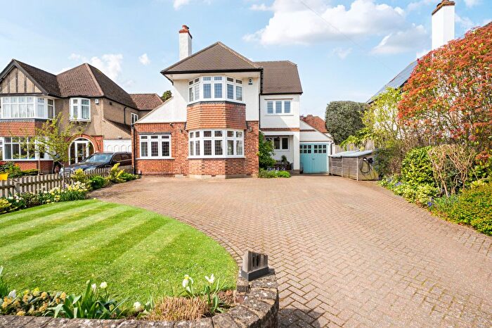 4 Bedroom Detached House For Sale In St. Stephens Close, St. Albans, AL3