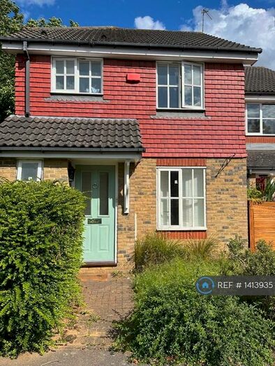 3 Bedroom Semi-Detached House To Rent In London, London, SE22