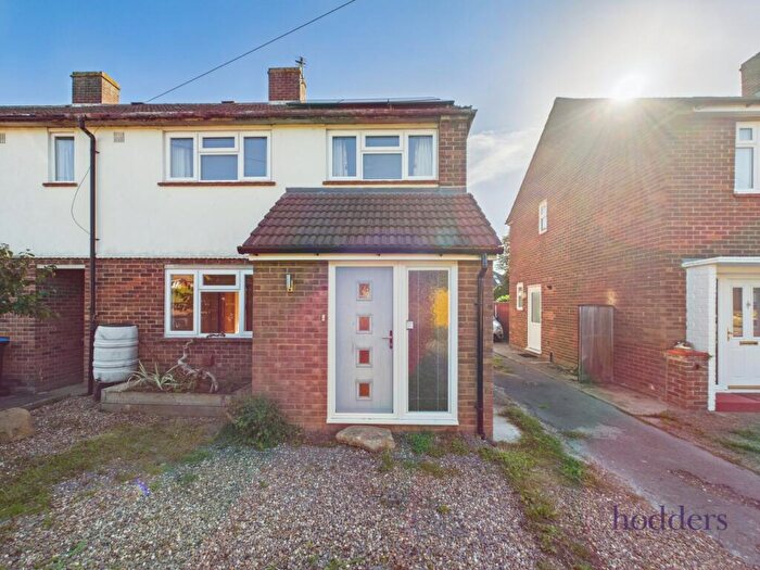 3 Bedroom Semi-Detached House To Rent In Surrey, KT16