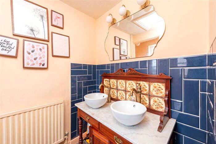 3 Bedroom End Of Terrace House For Sale In High Street, Gosmore, Hertfordshire, SG4