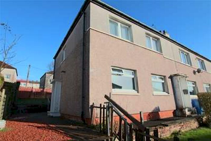 3 Bedroom Cottage To Rent In Berneray Street, Parkhouse, G22