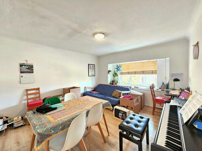 2 Bedroom Flat To Rent In New Ash Close, East Finchley, N2