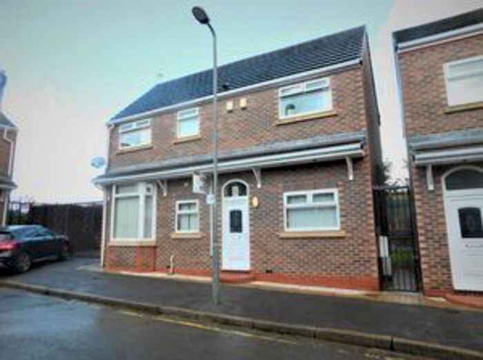 2 Bedroom Flat To Rent In Hampson Street, Anfield, Liverpool, L6