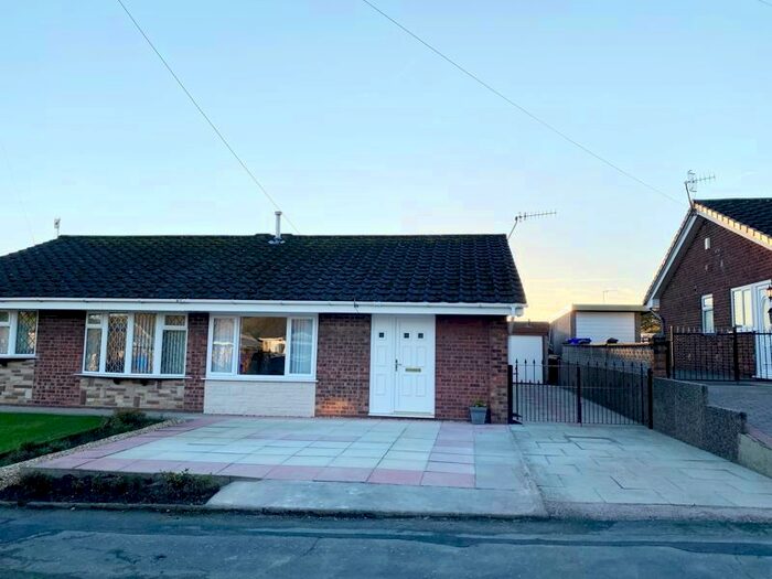 2 Bedroom Semi-Detached Bungalow To Rent In Gardiner Drive, Goms Mill, Stoke-On-Trent, Staffordshire ST3