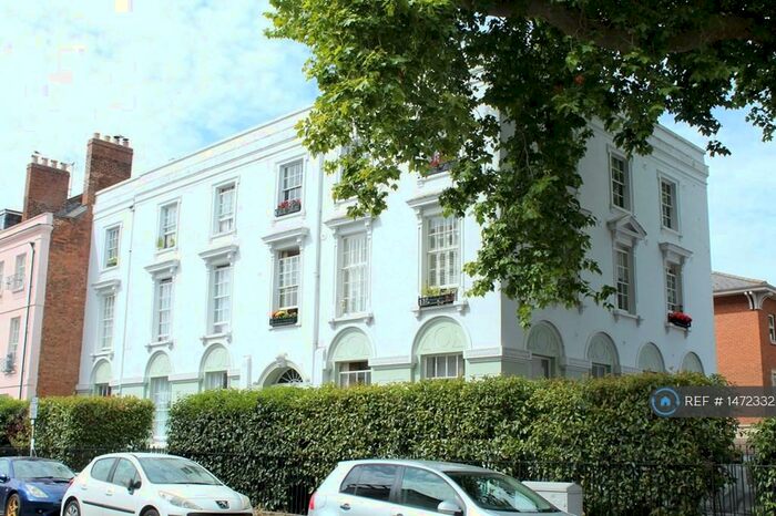 3 Bedroom Flat To Rent In Ribston Hall, Gloucester, GL1