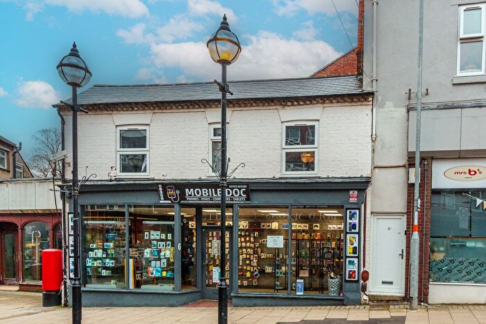 2 Bedroom Flat To Rent In High Street, Rushden, NN10