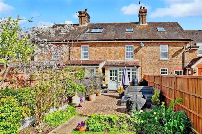3 Bedroom Terraced House For Sale In Tonbridge Road, East Peckham, Tonbridge, Kent, TN12