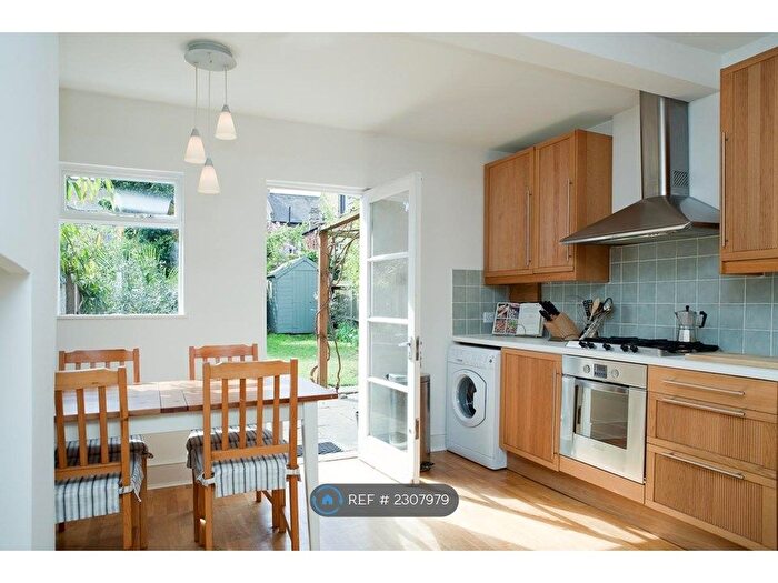 1 Bedroom Flat To Rent In Cambray Road, London, SW12