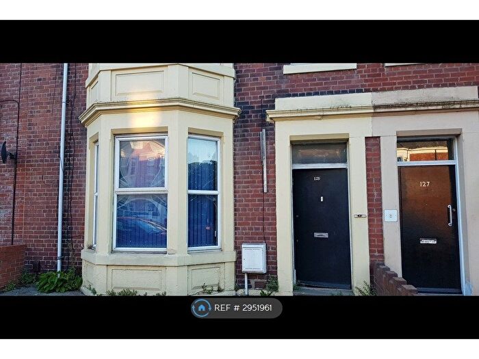 4 Bedroom Maisonette To Rent In Brighton Grove, Newcastle Upon Tyne, NE4