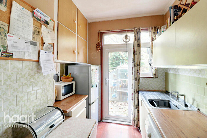 3 Bedroom Terraced House For Sale In Windmill Gardens, Enfield, EN2
