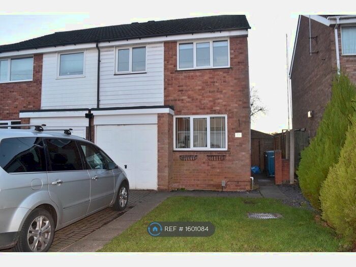 3 Bedroom Semi-Detached House To Rent In Avon Road, Burntwood, WS7