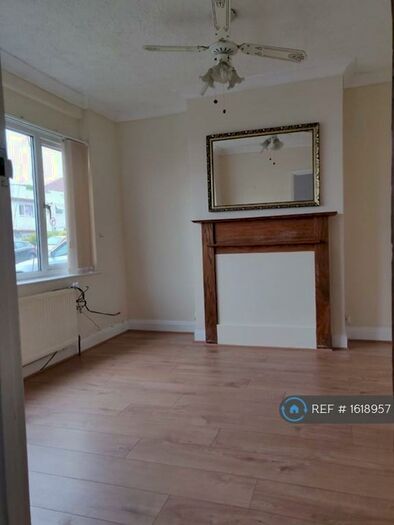 3 Bedroom Terraced House To Rent In Saint Marks Avenue, Northfleet, DA11