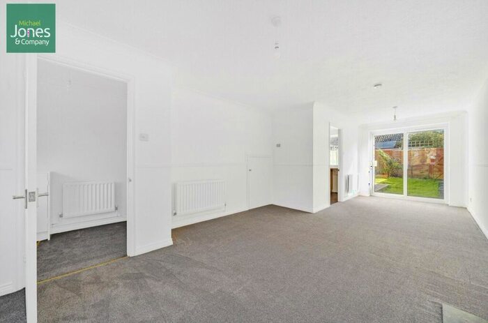 3 Bedroom Terraced House To Rent In Brookenbee Close, Rustington, BN16