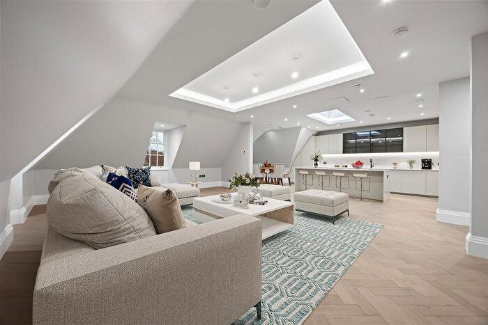 4 Bedroom Flat For Sale In The Bishops Avenue, Hampstead Garden Suburb, N2