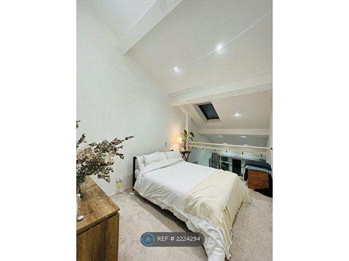 1 Bedroom Flat To Rent In Manhattan Building, London, E3