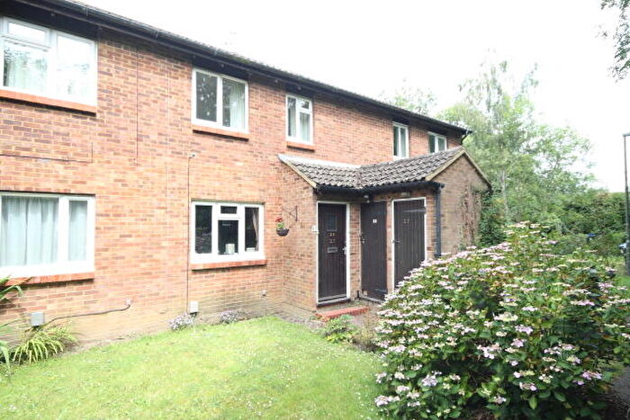 1 Bedroom Flat To Rent In Goldsworth Park, Woking, GU21