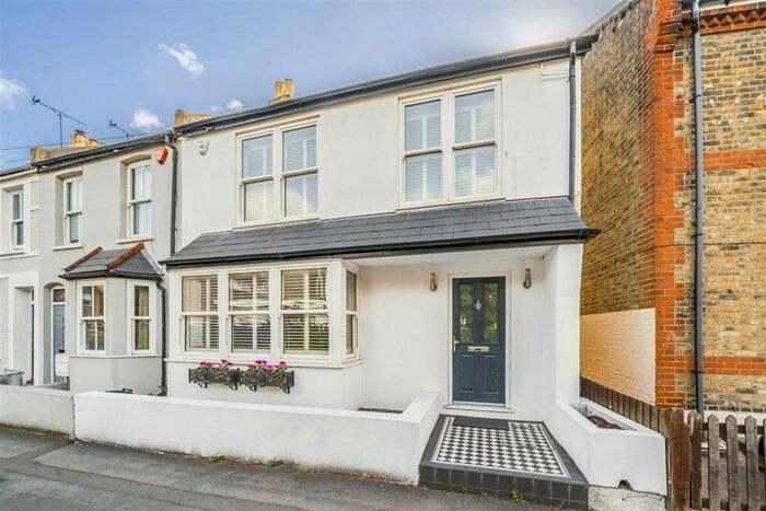 4 Bedroom Property To Rent In North Lane, Teddington, TW11