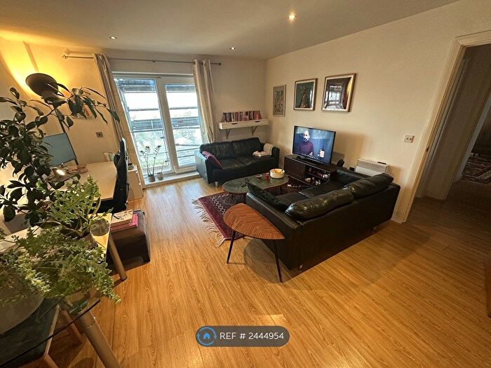 2 Bedroom Flat To Rent In Taylorson Street South, Salford, M5