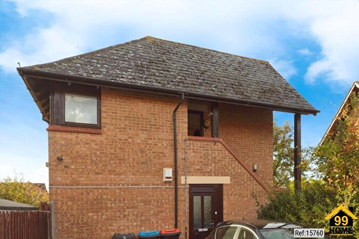 1 Bedroom Maisonette For Sale In Mahler Close, Milton Keynes, MK7