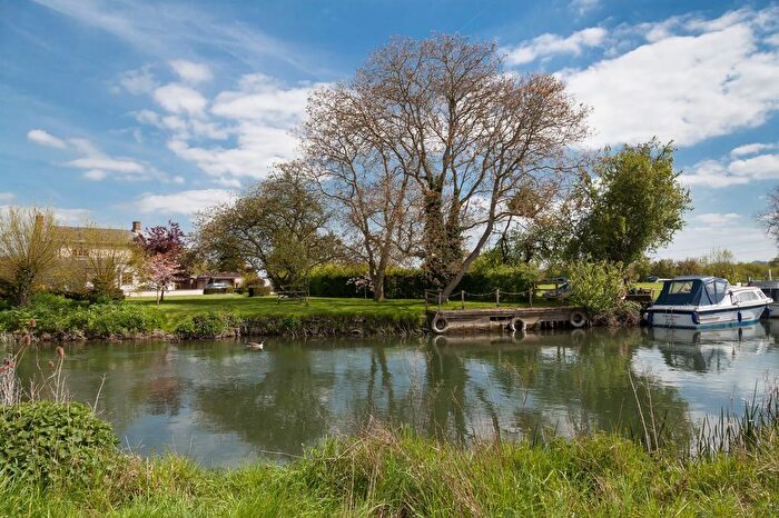 3 Bedroom Detached House For Sale In Radcot, Bampton, OX18