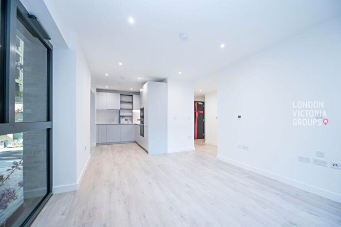 1 Bedroom Apartment To Rent In Scarlet Court, Damsel Grove, London, N4