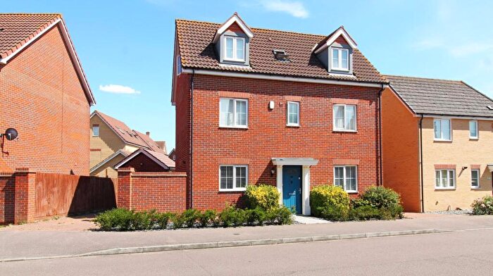5 Bedroom Detached House For Sale In Maskell Drive, Bedford, MK41