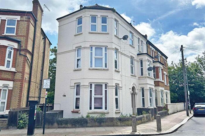 3 Bedroom Flat For Sale In Strathblaine Road, Battersea, London, SW11