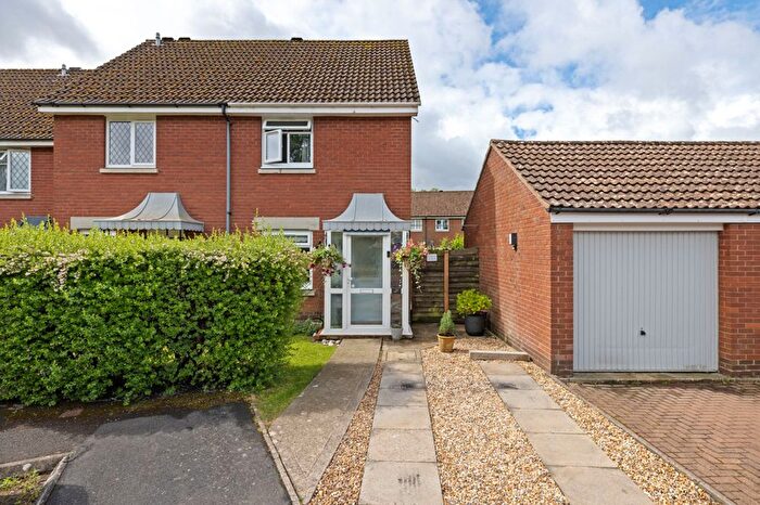 3 Bedroom End Terrace House For Sale In Florentine Way, Waterlooville, PO7