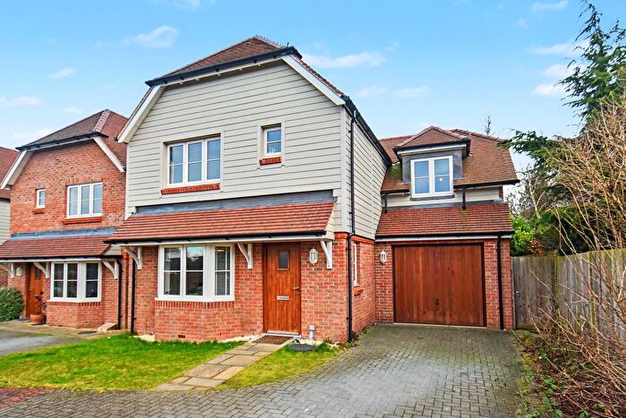 4 Bedroom Detached House For Sale In Tylney Place, Chineham, RG24