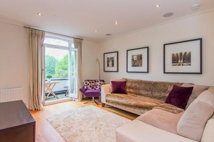 3 Bedroom Flat To Rent In Queen's Club Gardens, London, W14