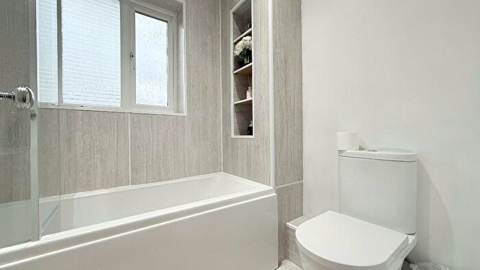 1 Bedroom Cluster House For Sale In Twigden Court, Leagrave, Luton, Bedfordshire, LU3