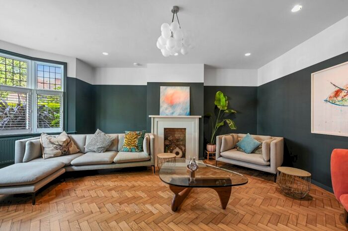 5 Bedroom Semi-Detached House To Rent In Sharon Gardens, London, E9