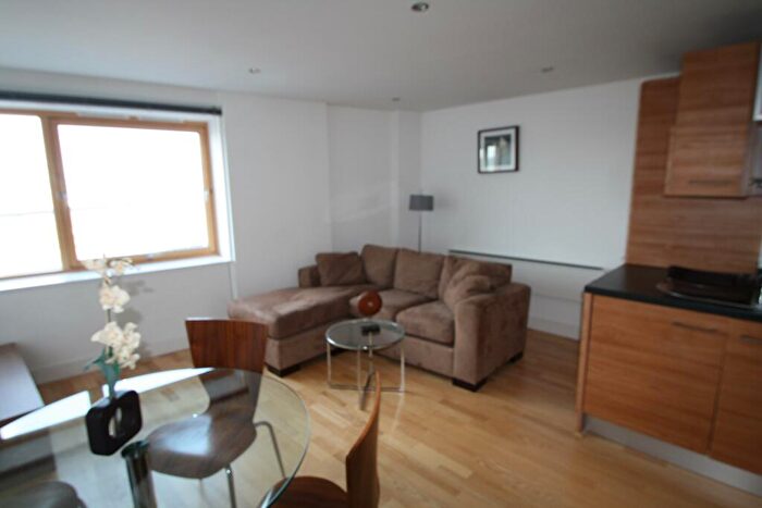 1 Bedroom Flat To Rent In Clarence House, The Boulevard, Leeds, West Yorkshire, LS10