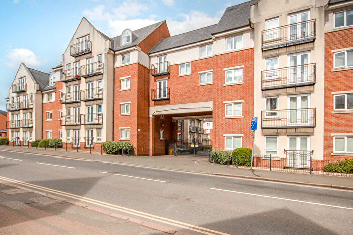 3 Bedroom Flat For Sale In Rowleys Mill, Derby, DE22